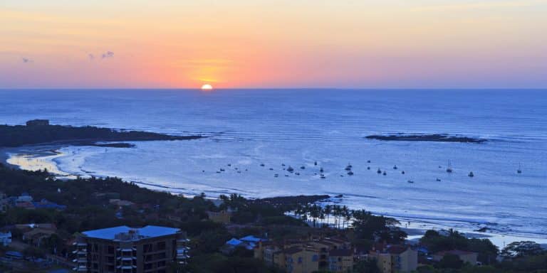 Sabores de Oportunidad: Descubre las Ventajas de Invertir en un Restaurante en Tamarindo